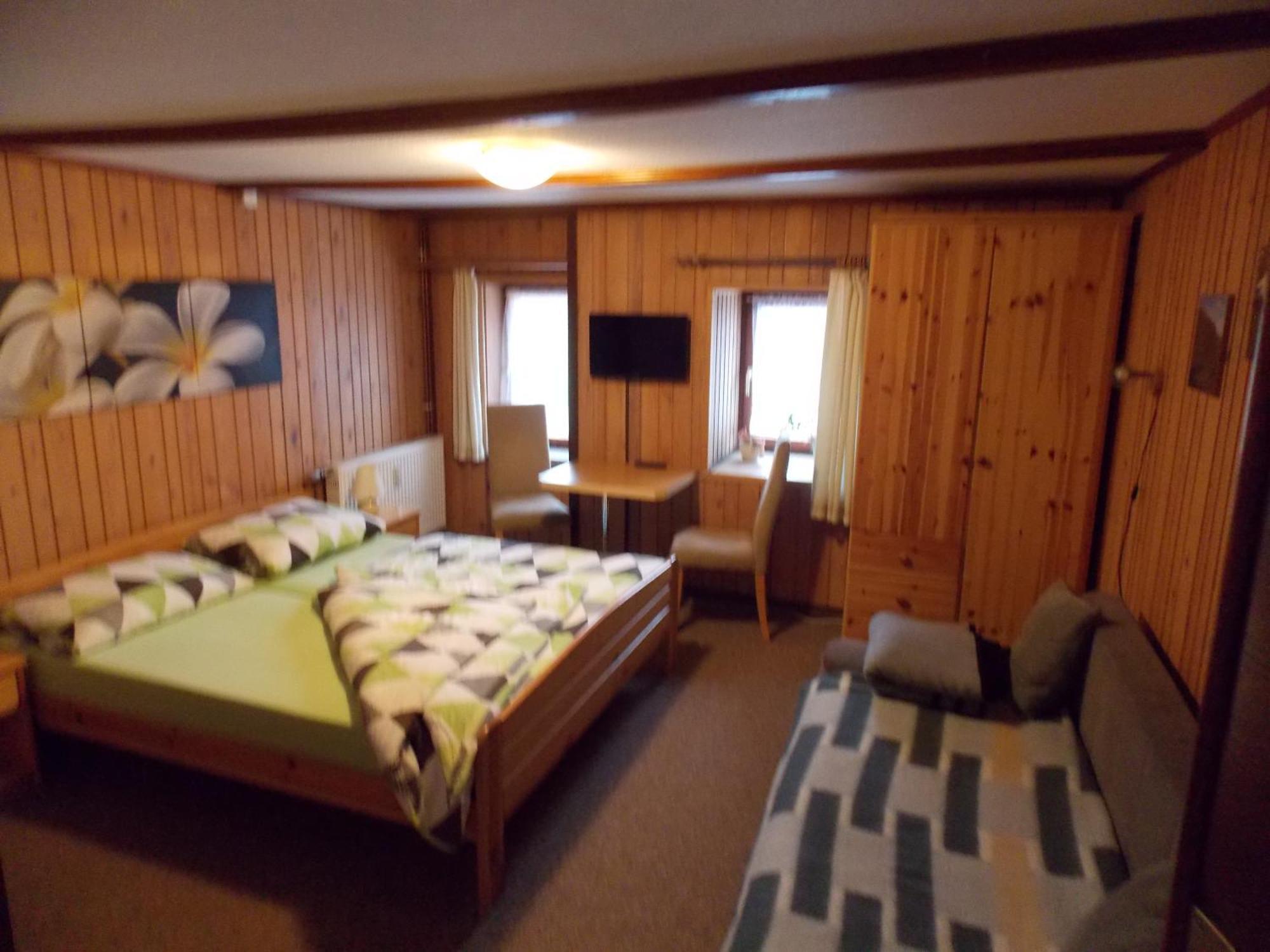 Pension Gaststaette Tannenhof Saupsdorf Esterno foto